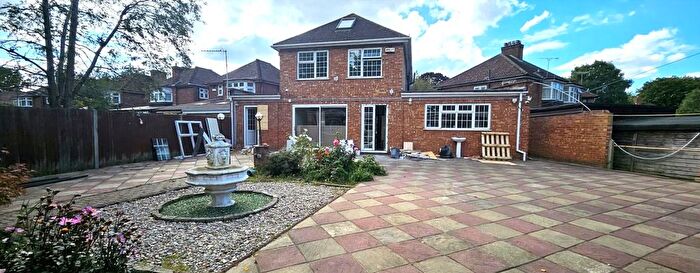 5 Bedroom Detached House To Rent In Firs Drive, Hounslow, TW5