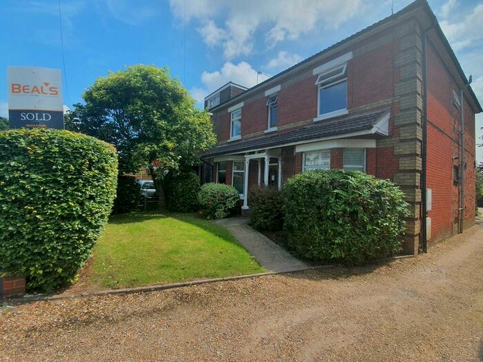 2 Bedroom Apartment To Rent In Winchester Road, Southampton, SO16