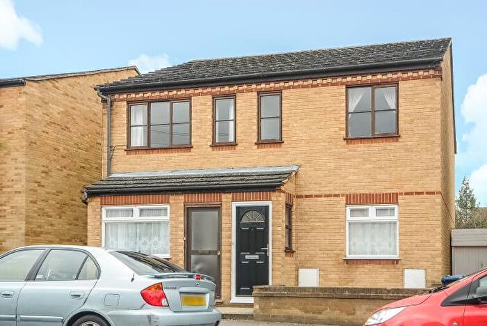 2 Bedroom Flat To Rent In Lime Walk, Headington, OX3