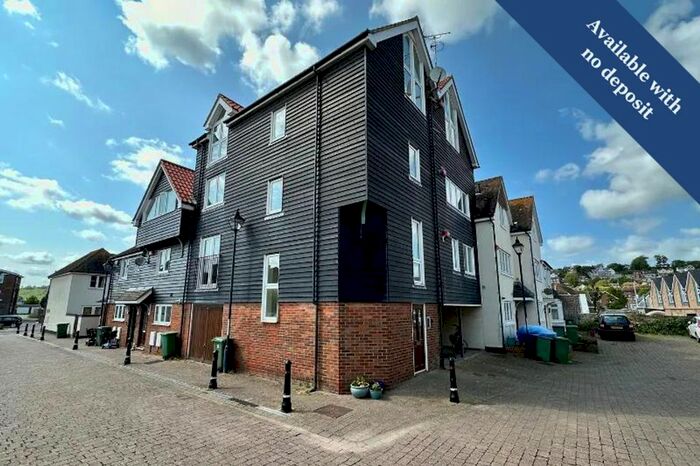 2 Bedroom Flat To Rent In Newmans Close, Hythe, CT21