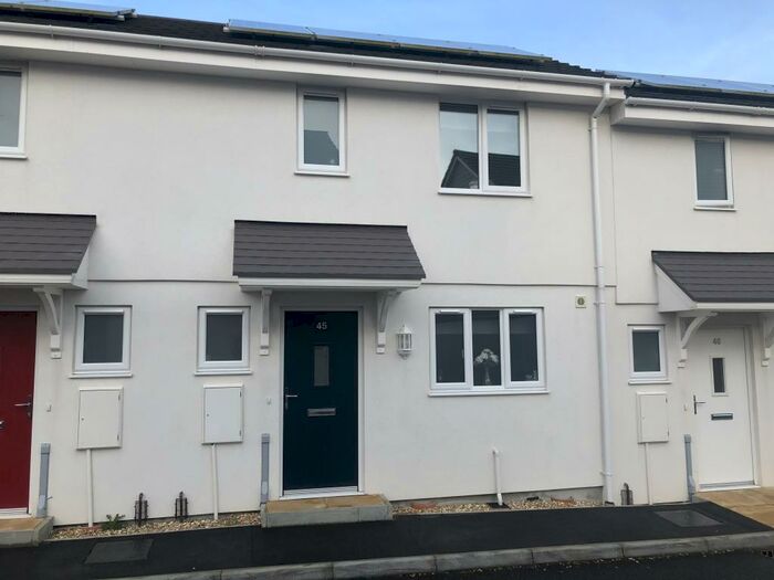 3 Bedroom House To Rent In Hendra Heights, PL26