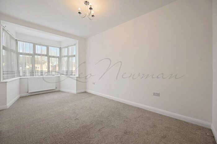 2 Bedroom Flat To Rent In Lodge Court, Hornchurch, RM12