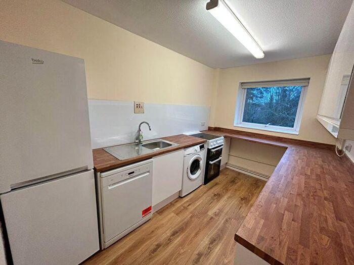 2 Bedroom Flat To Rent In Reddington Close, South Croydon, CR2