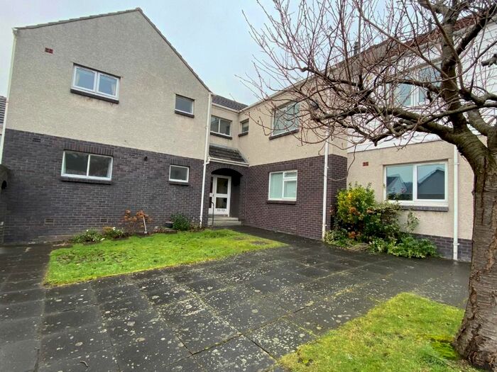 1 Bedroom Flat To Rent In Hillpark Wood, Blackhall, Edinburgh EH4