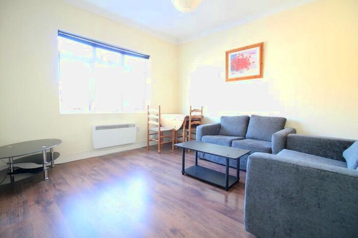 1 Bedroom Flat To Rent In Vicarage Farm Road, Heston, Hounslow, TW5