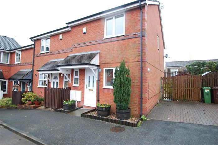 3 Bedroom Semi-Detached House To Rent In Hob Hill, Stalybridge, Cheshire, SK15