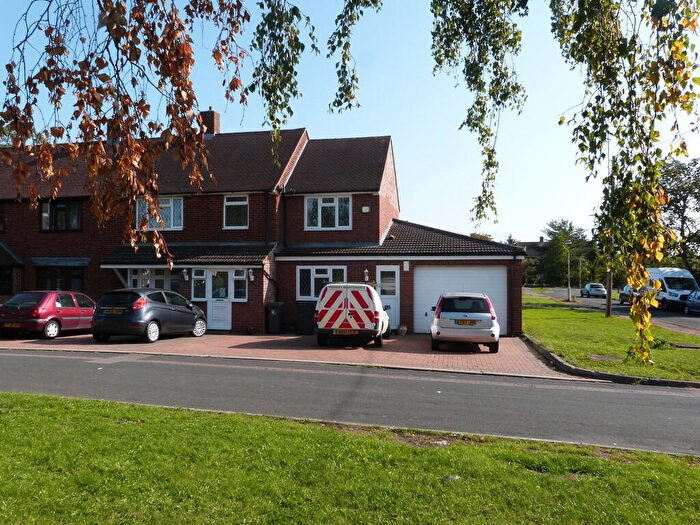 4 Bedroom Semi-Detached House For Sale In Thaxted Way, Waltham Abbey, EN9