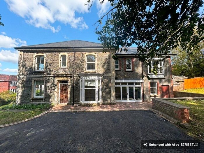 4 Bedroom Semi-Detached House To Rent In Lewis Road, Neath, SA11