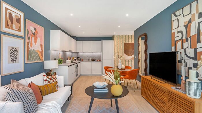 1 Bedroom Flat For Sale In Pegler Square, Kidbrooke Village, Greenwich, London, SE3