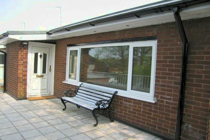 2 Bedroom Flat To Rent In School Lane, SK12