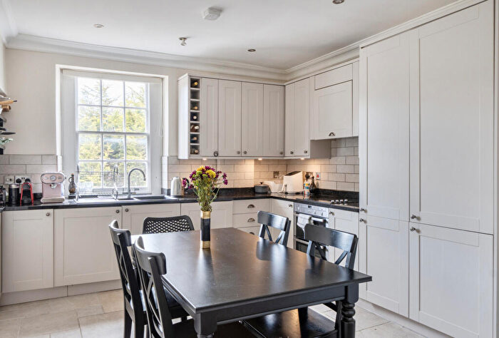 3 Bedroom Apartment For Sale In St. James's Parade, Bath, Somerset, BA1