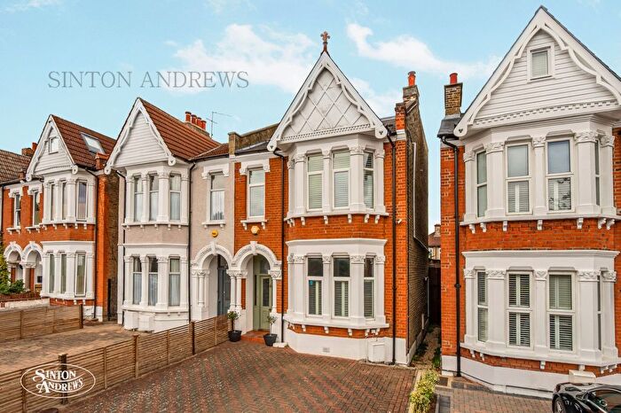 4 Bedroom Terraced House For Sale In Montague Road, Ealing, W13