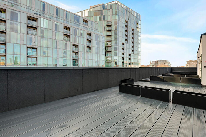 3 Bedroom Flat For Sale In Meridian Point, SE8
