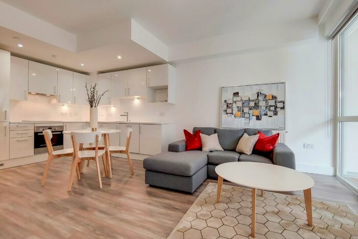 2 Bedroom Apartment To Rent In Frank Searle Passage, London, E17