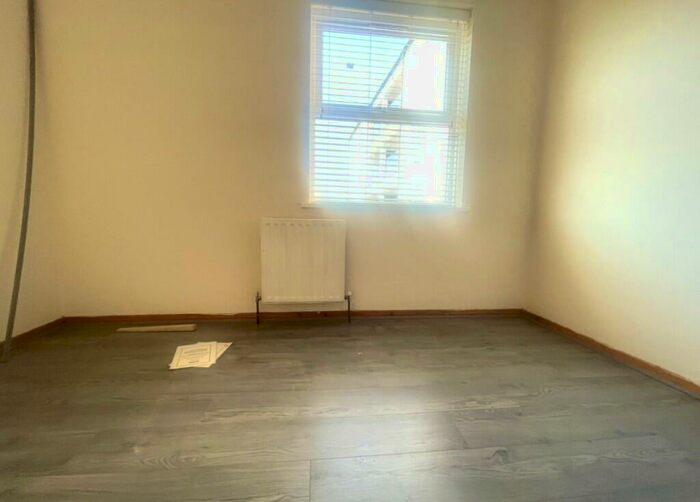 1 Bedroom House Of Multiple Occupation To Rent In High Street, Rochester, Kent, ME2