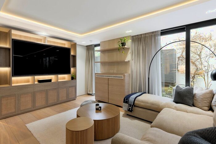 5 Bedroom Mews To Rent In Victoria Mews, London, W11