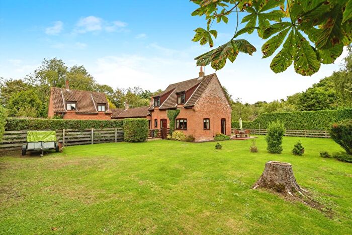 3 Bedroom Link Detached House For Sale In The Street, Neatishead, Norwich, Norfolk, NR12