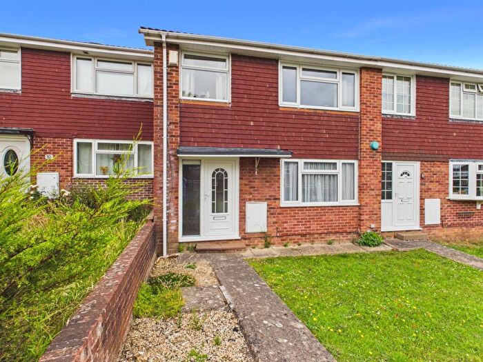 3 Bedroom Terraced House For Sale In Curlew Road, Abbeydale, Gloucester, GL4