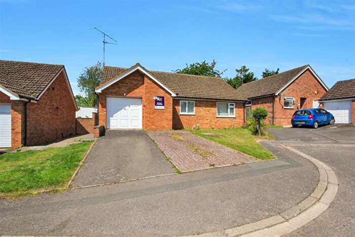 3 Bedroom Detached Bungalow For Sale In , Brook Farm Close, Wymington, NN10