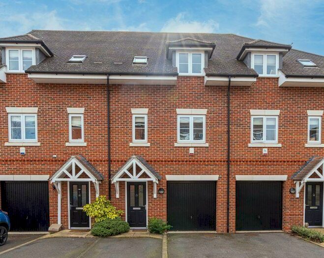 4 Bedroom Terraced House To Rent In Marlow, SL7