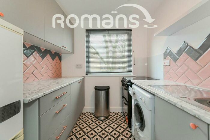 1 Bedroom Maisonette To Rent In Lydbury, RG12