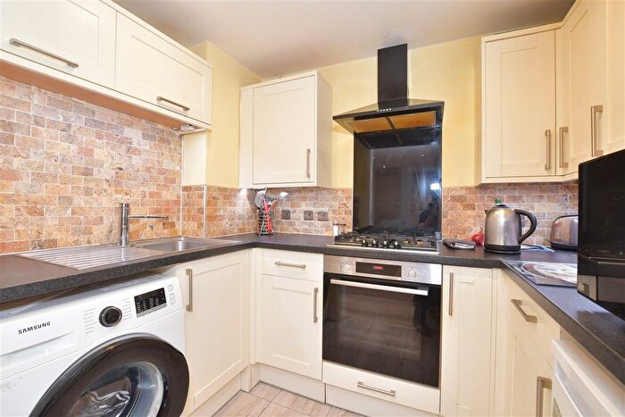 1 Bedroom Flat For Sale In Clarendon Road, Southsea, Hampshire, PO4