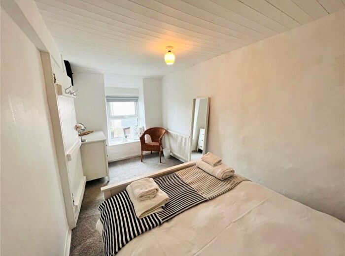 2 Bedroom Cottage To Rent In Pwllheli, LL53