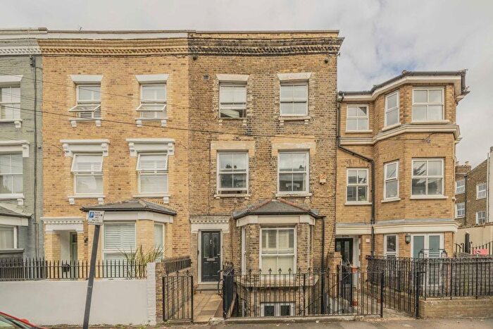 2 Bedroom Flat To Rent In Hannington Road, London, SW4