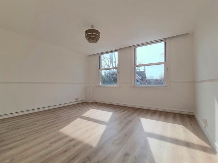1 Bedroom Flat To Rent In Lordship Lane, East Dulwich, SE22