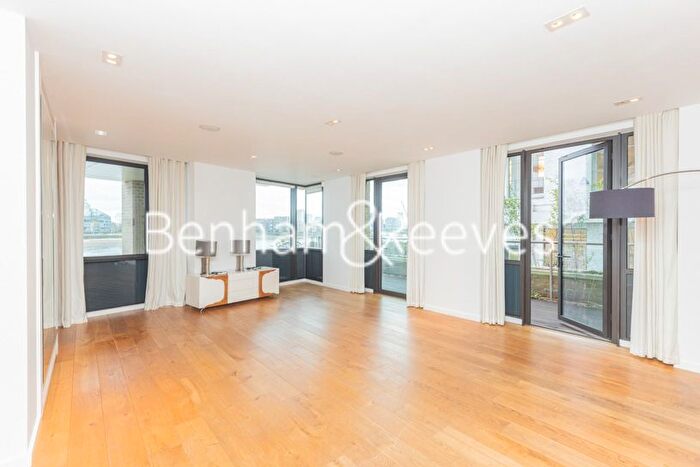 2 Bedroom Flat To Rent In Chelsea Wharf, Lots Road, SW10