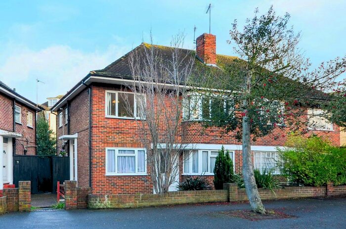 2 Bedroom Maisonette To Rent In Grove Court, Grove Crescent, Kingston, Kingston Upon Thames, KT1