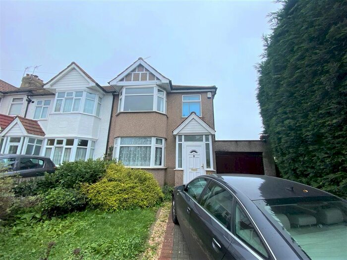 3 Bedroom Property To Rent In Brigadier Hill, Enfield, EN2