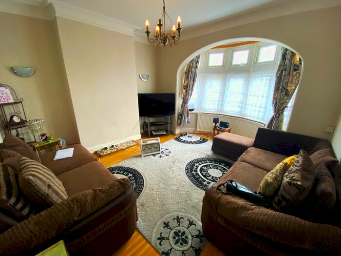 4 Bedroom Terraced House To Rent In Leicester Gardens, Seven Kings, Ilford, IG3