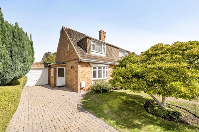 3 Bedroom Semi-Detached House For Sale In Barley Close, Warminster, BA12