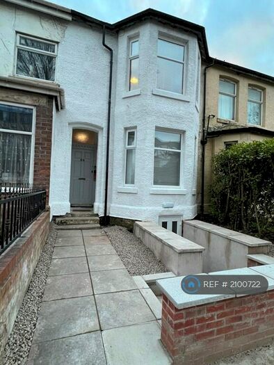 2 Bedroom Flat To Rent In St Andrews Road North, Lytham St Annes, FY8