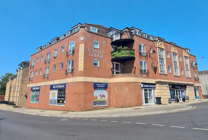 1 Bedroom Flat To Rent In Gladstone Road, Chippenham, SN15