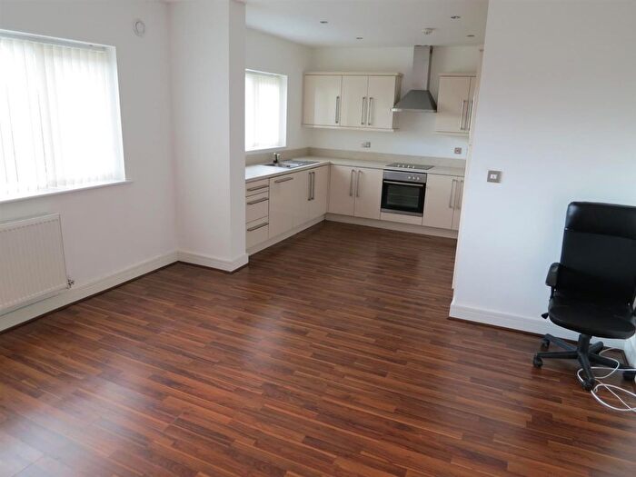 2 Bedroom Flat To Rent In Sutton Road, St Helens, WA9