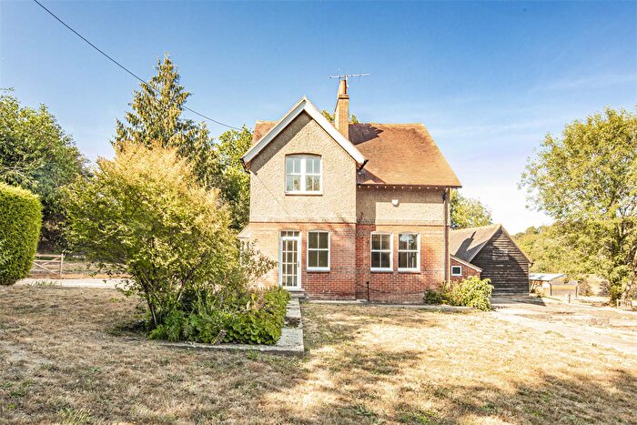 3 Bedroom Detached House To Rent In Hillside, Ashampstead, RG8