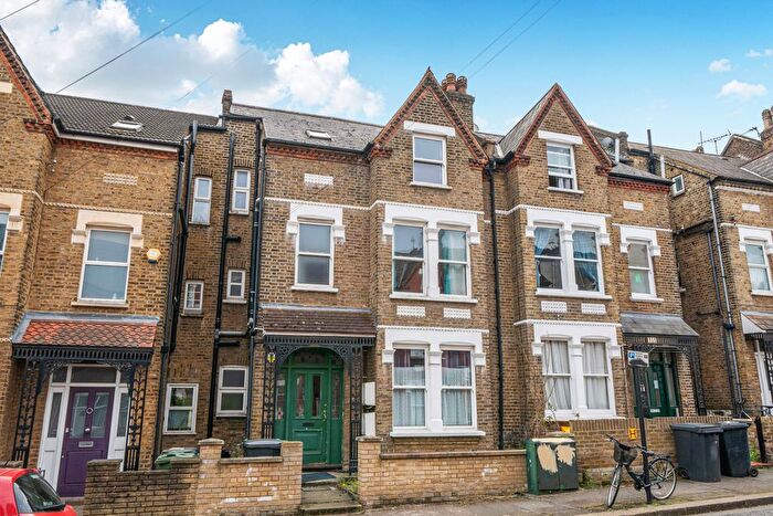 3 Bedroom Flat For Sale In Ullswater Road, London, SE27