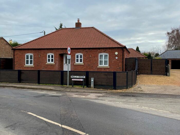 3 Bedroom Detached Bungalow For Sale In Molls Drove, Outwell, Wisbech, PE14