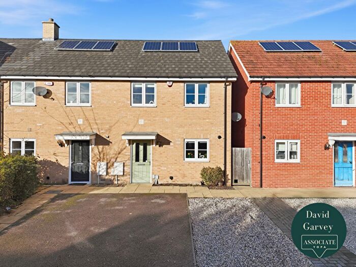 3 Bedroom Semi Detached House For Sale In Appleby Drive, Romford, RM3