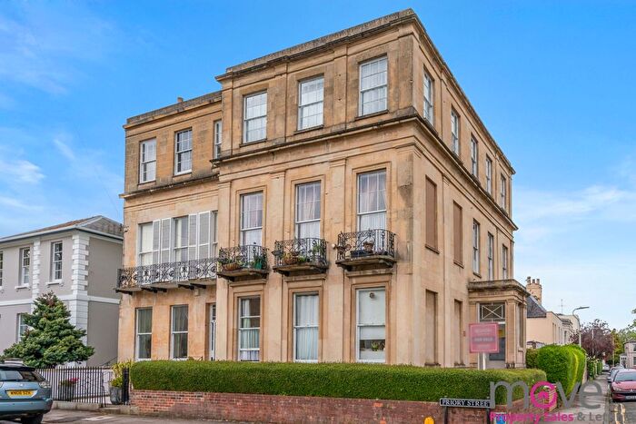 1 Bedroom Flat For Sale In Carlton Street, Cheltenham, GL52