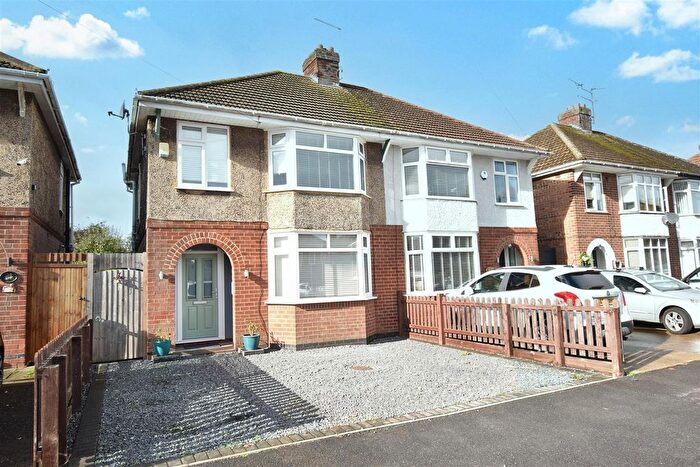 3 Bedroom Semi-Detached House For Sale In , Woodlands Avenue, Corby, NN17