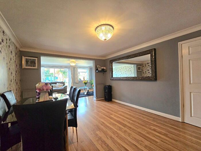 3 Bedroom Semi-Detached House For Sale In Wakering Road, Shoeburyness, SS3