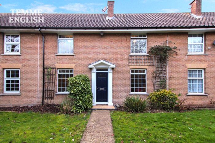 3 Bedroom Terraced House For Sale In Church Lane, Basildon, SS13
