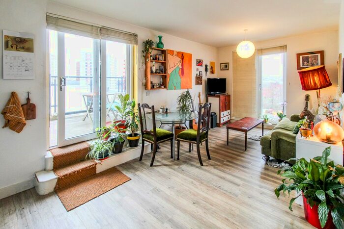 2 Bedroom Flat To Rent In Dean Road, Salford, M3