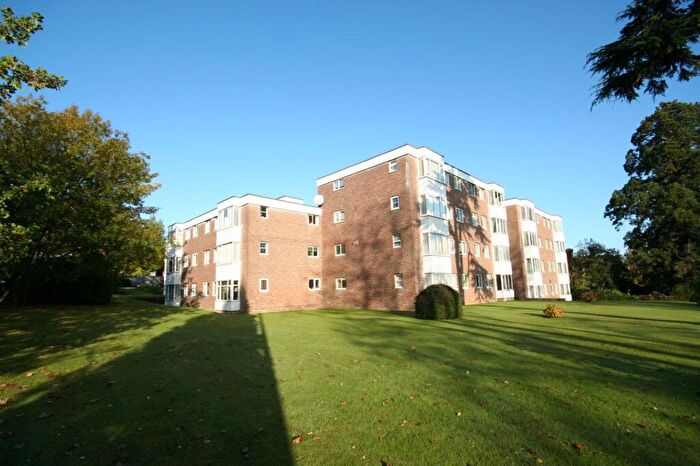 2 Bedroom Flat For Sale In Heath Road, Haywards Heath, RH16