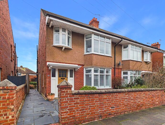 3 Bedroom Semi-Detached House For Sale In Westbourne Avenue, Worthing, BN14