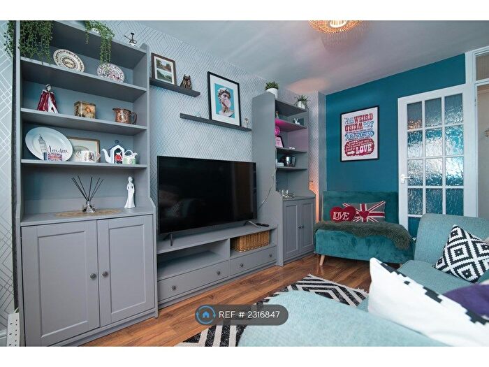 1 Bedroom Flat To Rent In Lawrence Court, Windsor, SL4