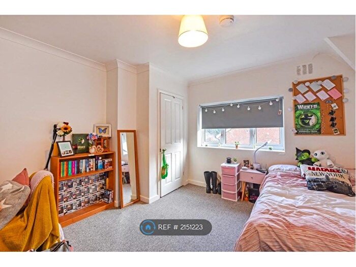 6 Bedroom Semi-Detached House To Rent In Wavell Way, Winchester, SO22